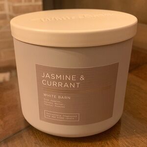 White Barn Jasmine & Currant Cream Candle….NEW 3 Wick Candle
